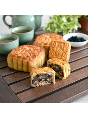 Pat Chun Mini Assorted Nuts Mooncake with Blueberry (1 piece)