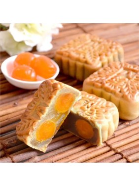 Pat Chun White Lotus Seed Paste Mooncake with 2 Yolks (1 piece)