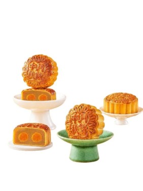 Tao Heung White Lotus Seed Paste Mooncake with Two Yolks (4 pieces)
